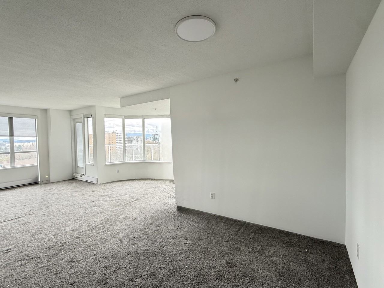 7760 Granville Avenue #13F - Photo 7 of 9