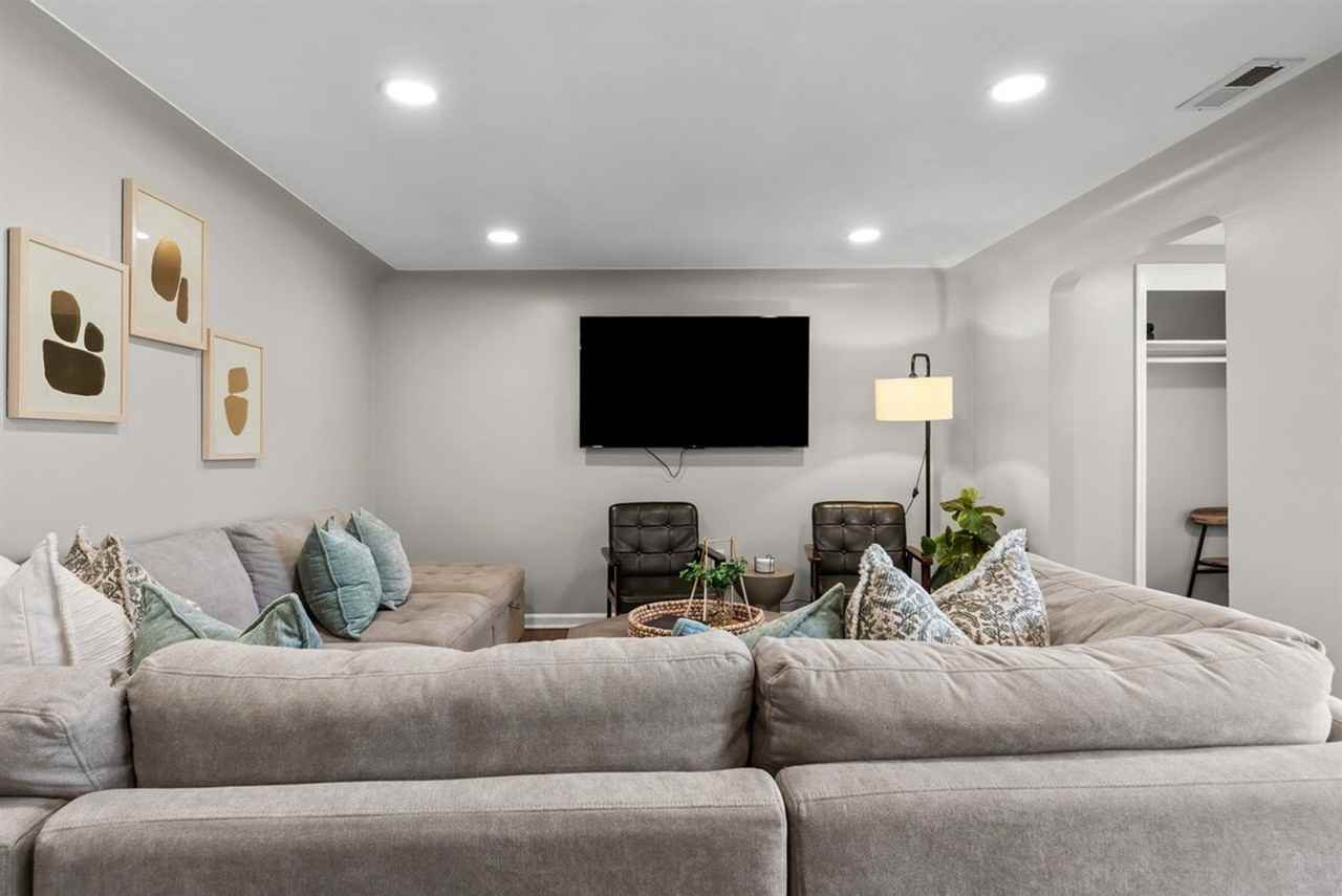 8254 Mary Ann Avenue - Photo 3 of 50