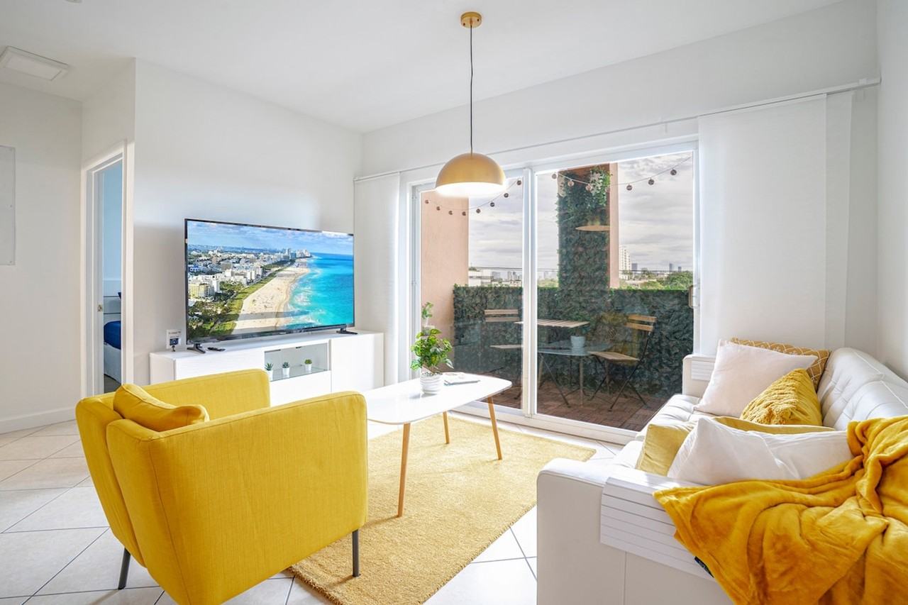 3221 Sw 23rd St #1056251P - Photo 4 of 32