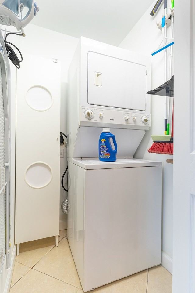 3221 Sw 23rd St #1056251P - Photo 7 of 32