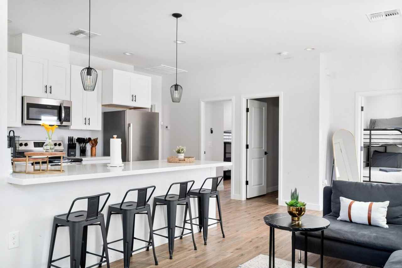3806 E Polk St #1244297P - Photo 2 of 30