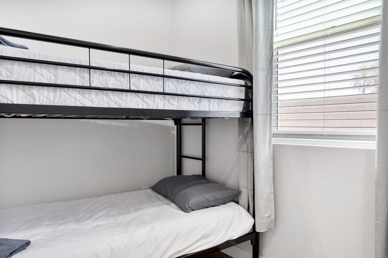 3806 E Polk St #1244297P - Photo 4 of 30
