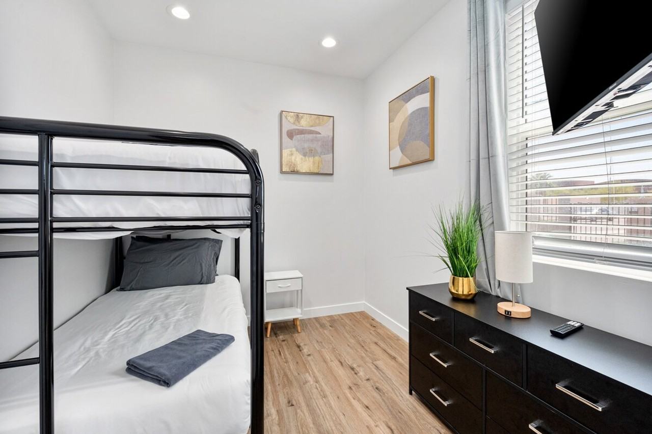 3806 E Polk St #1244297P - Photo 7 of 30