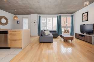 326 Rue De La Gauchetière O - Photo 1 of 1