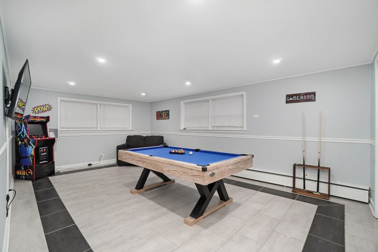 7117 N Crawford Ave #1285067P - Photo 3 of 24