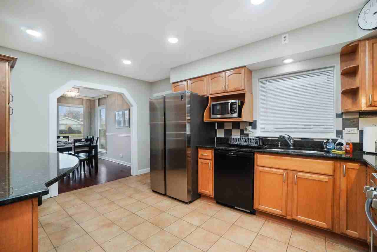 7117 N Crawford Ave #1285067P - Photo 7 of 24