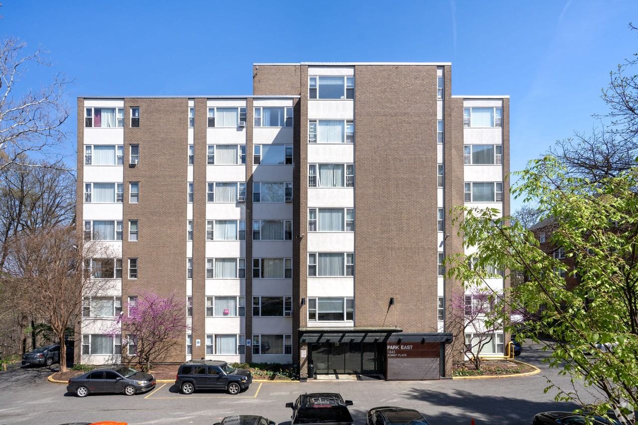 Park East Apartments - Photo 4 of 30