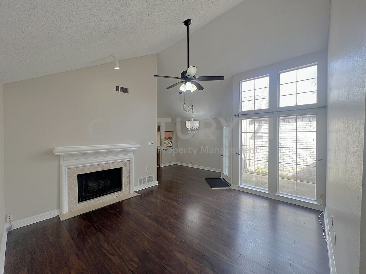 3147 Royal Gable Dr - Photo 2 of 15