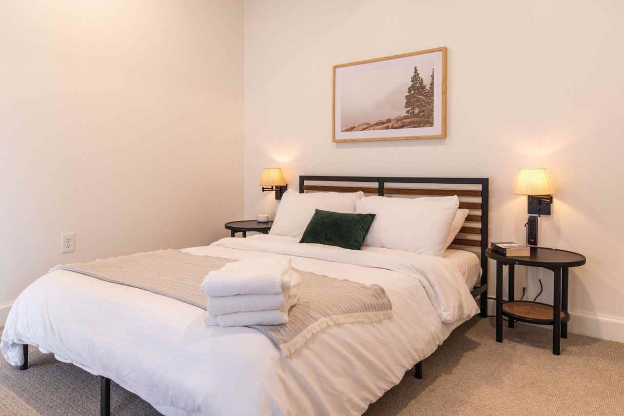 758 N Broadway #1379068P - Photo 6 of 22