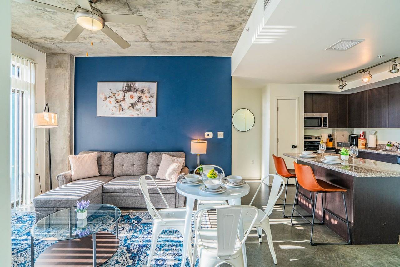 333 E Roosevelt St #1388245P - Photo 7 of 49