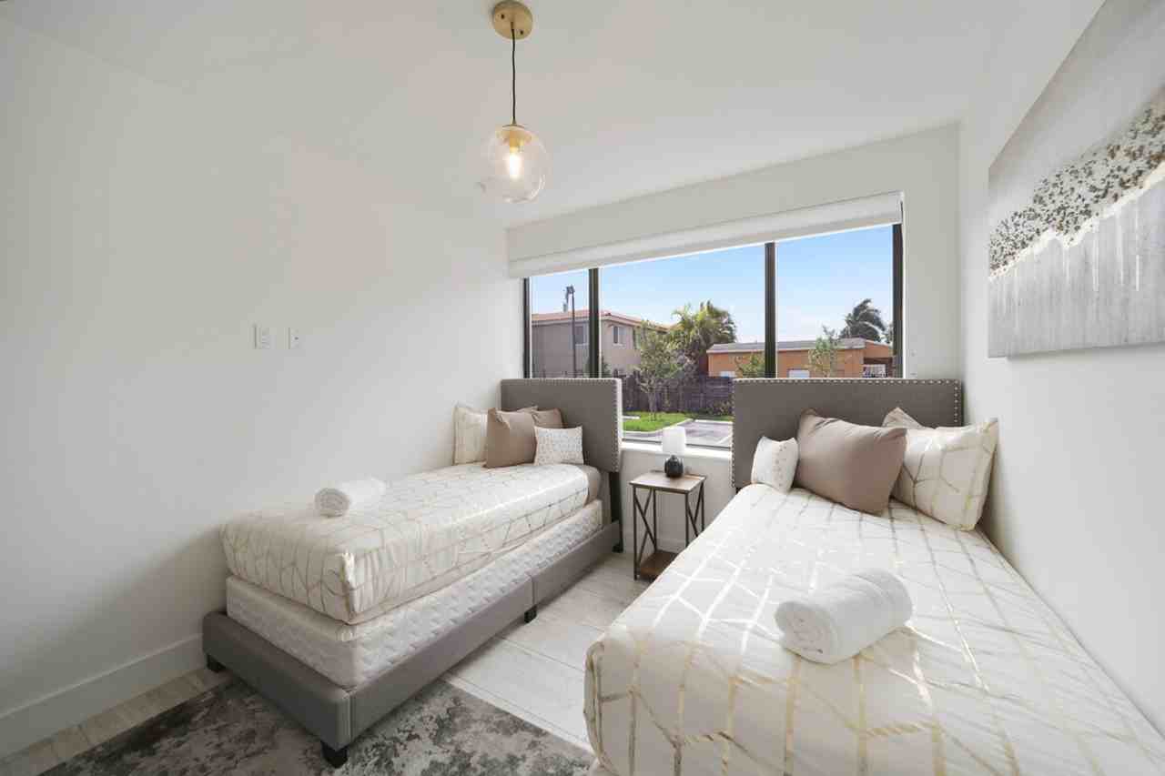 2110 Sw 16th St #1388877P - Photo 6 of 12
