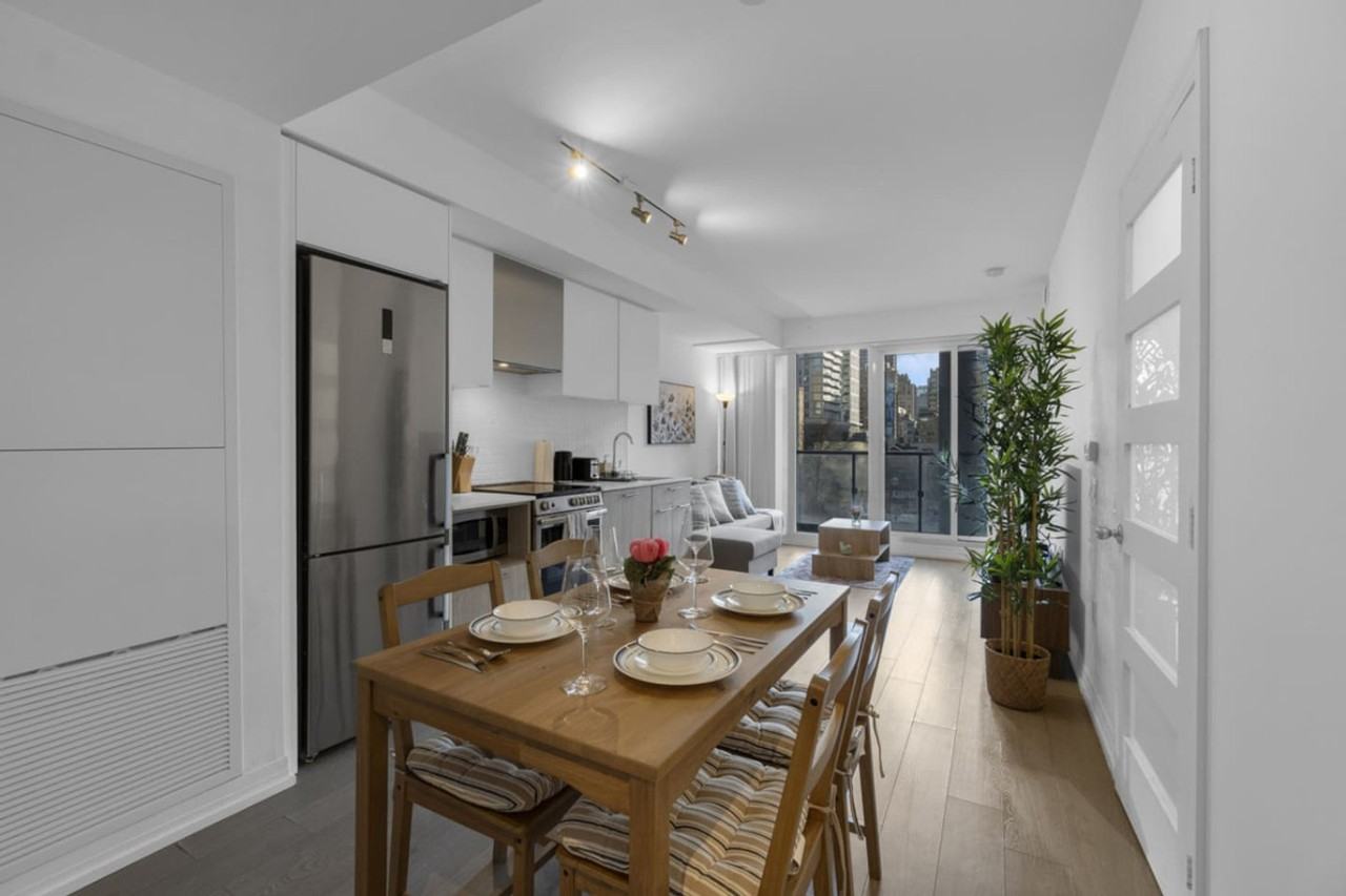 251 Jarvis Street - Photo 5 of 18