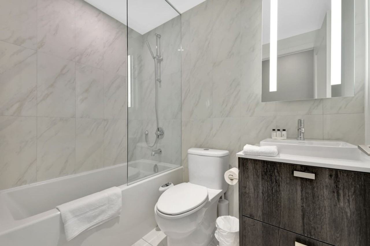 470 Front St W #1471497P - Photo 4 of 18