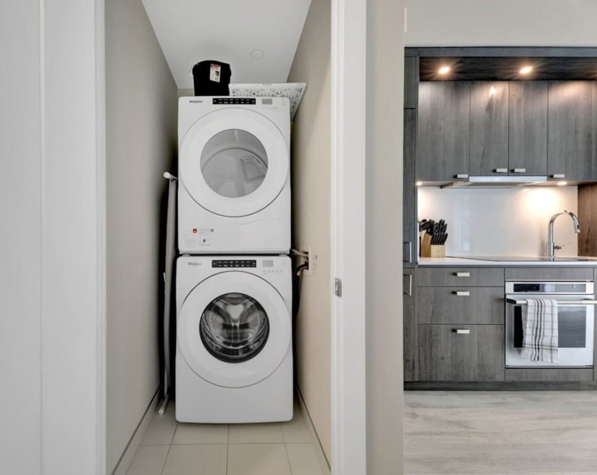 470 Front St W #1471497P - Photo 5 of 18