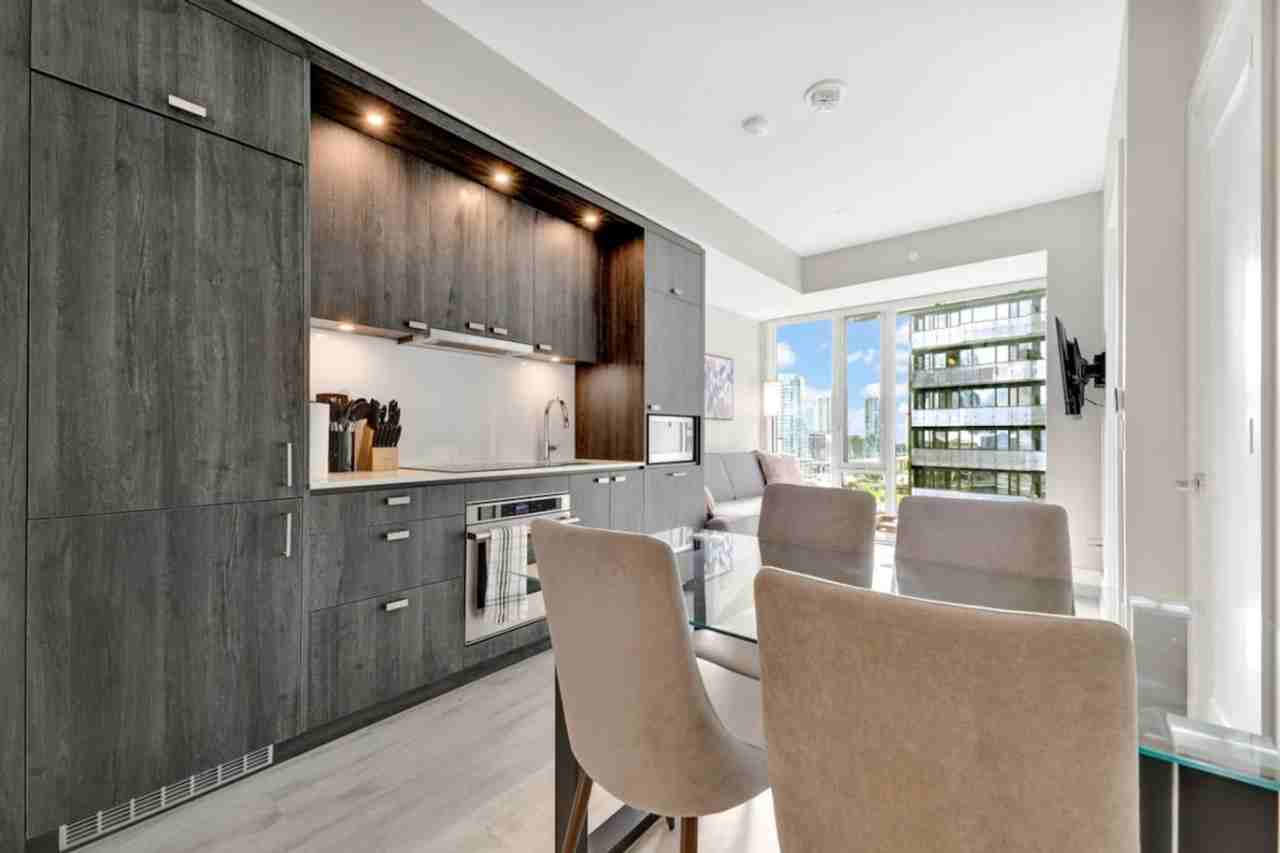 470 Front St W #1471497P - Photo 6 of 18