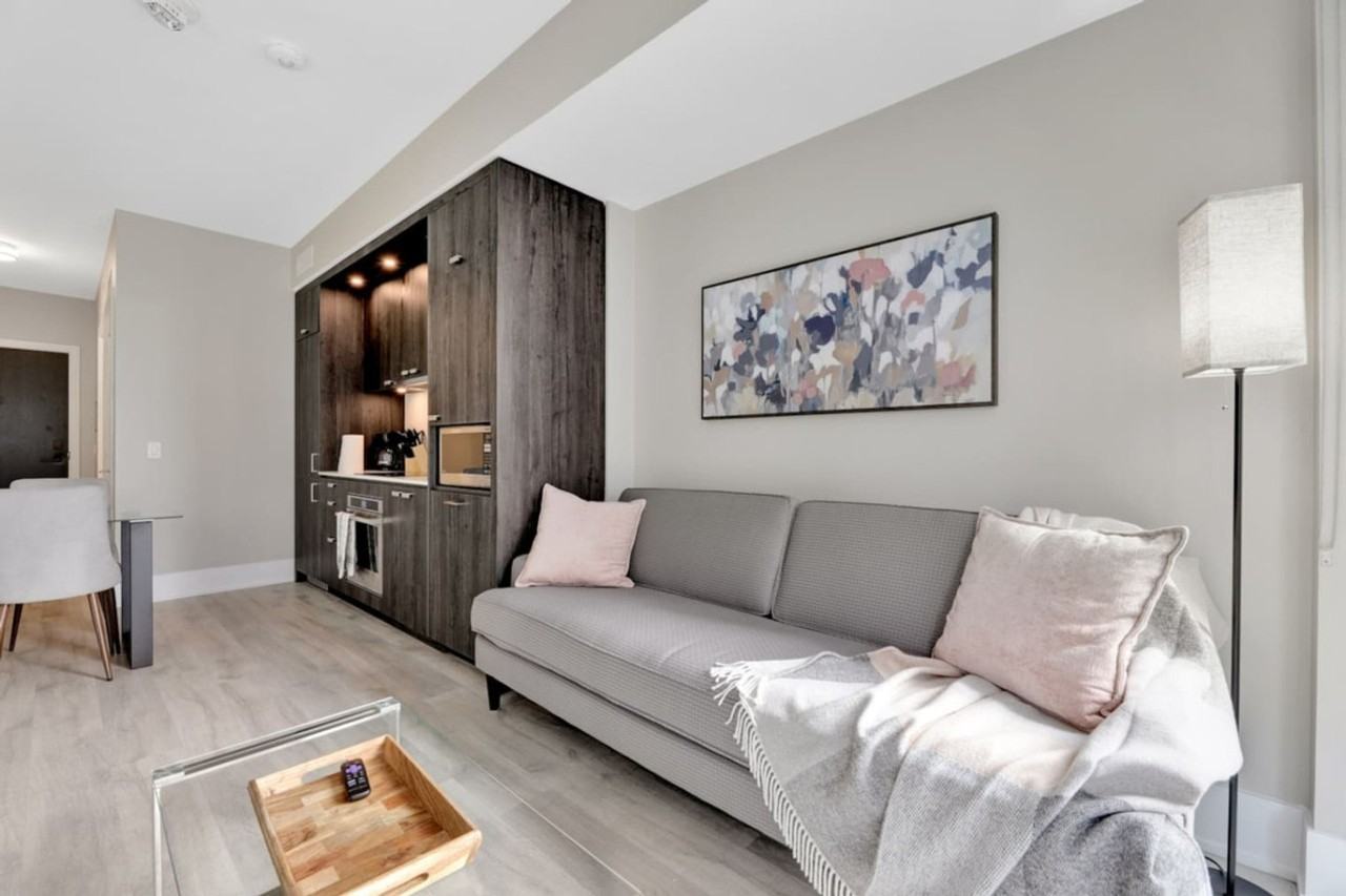 470 Front St W #1471497P - Photo 7 of 18