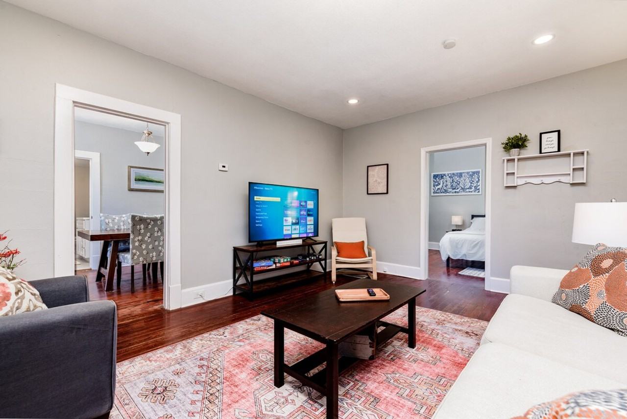 257 Gordon Pl #1472902P - Photo 3 of 32