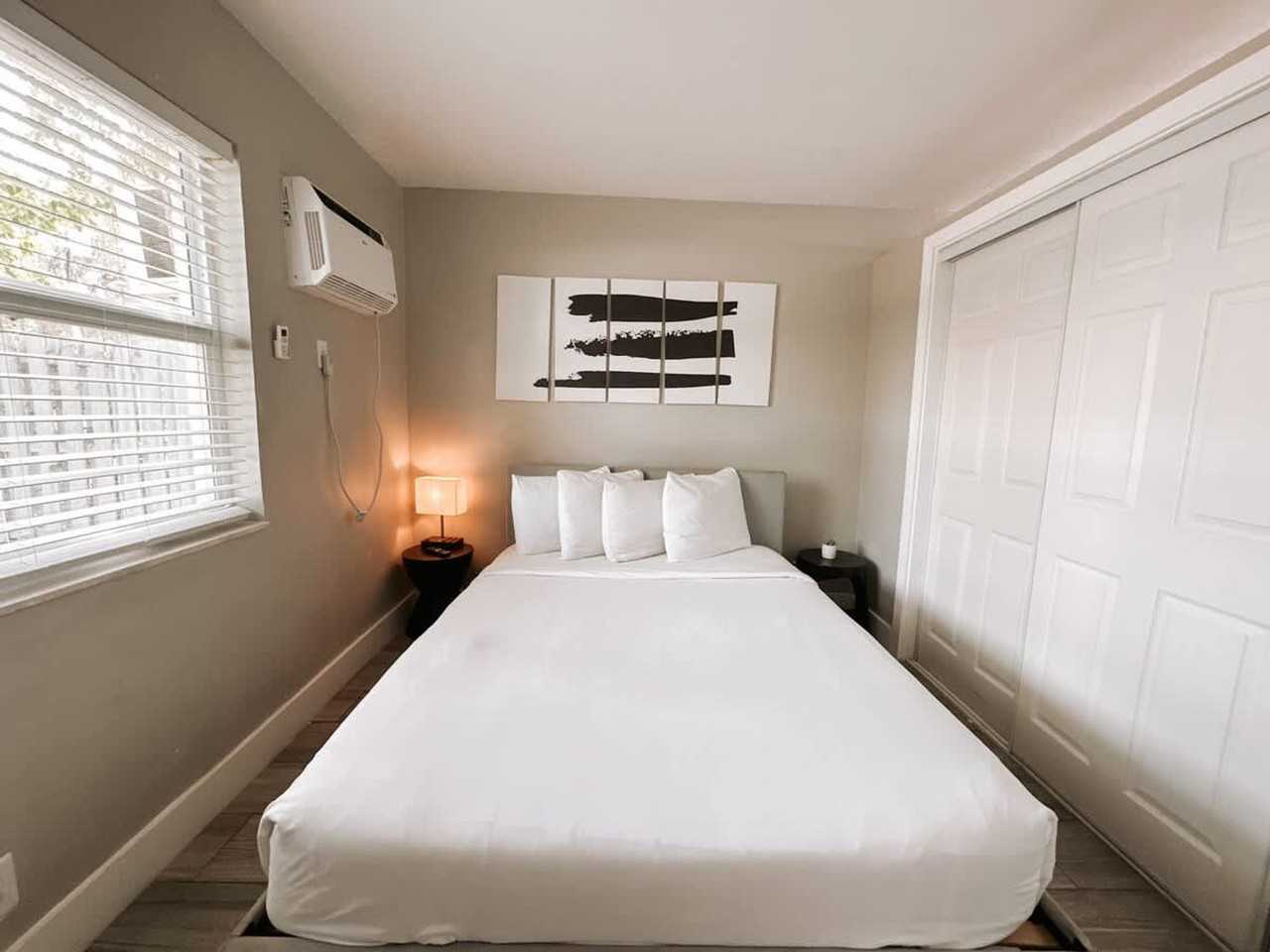 50 Se 12th St #1503926P - Photo 5 of 11