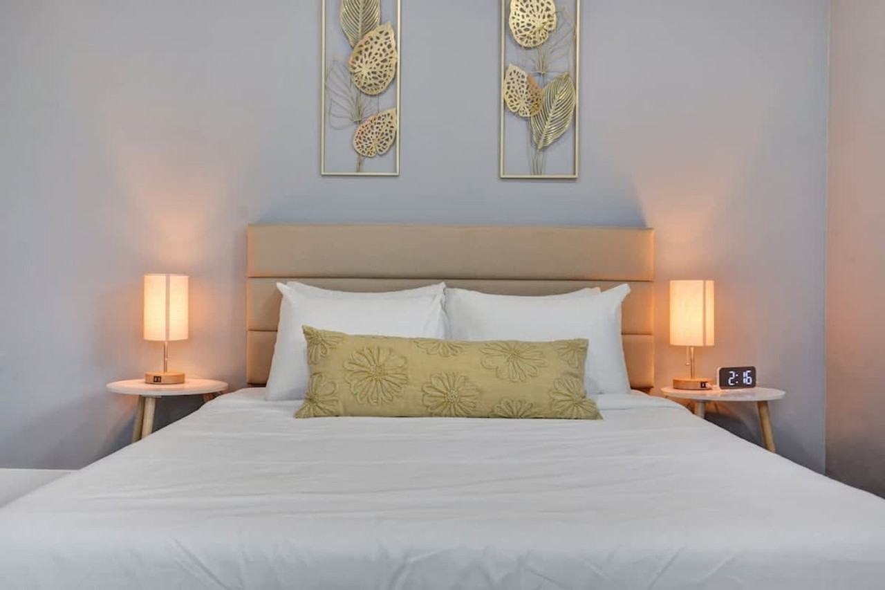 906 N Riverside Dr #1503993P - Photo 6 of 33