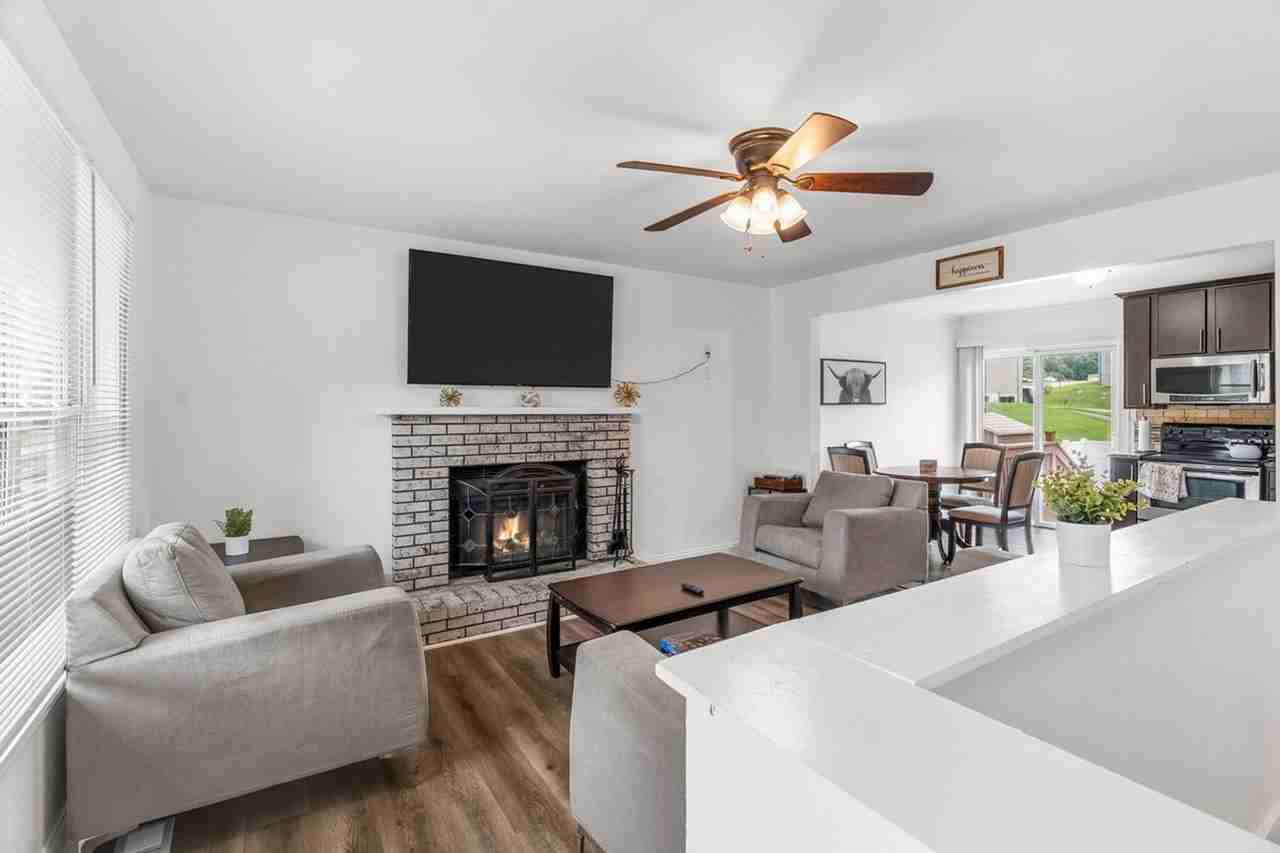 240 Seebold Spur #1511244P - Photo 3 of 45