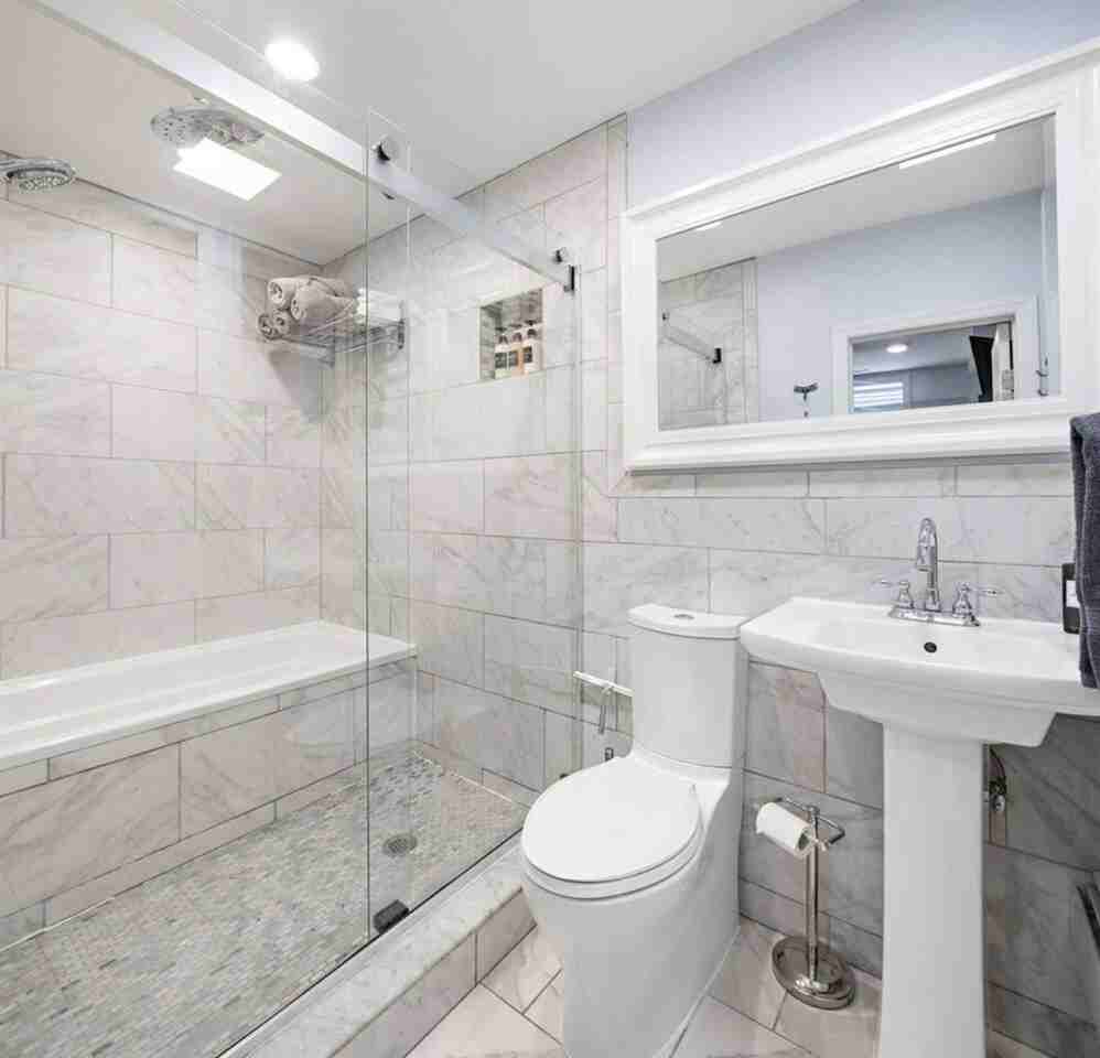 137 W 15th St #1511045P - Photo 3 of 22