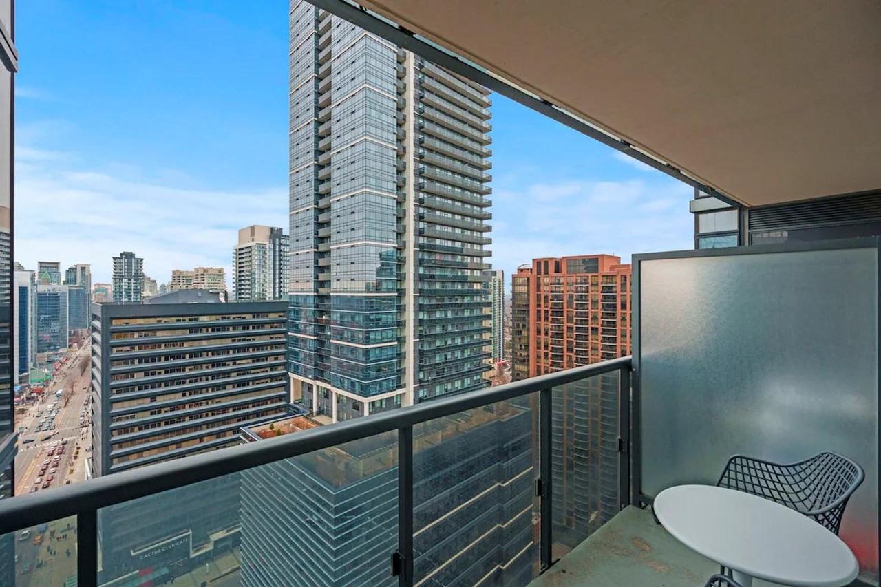 33 Sheppard Ave E #1511361P - Photo 4 of 21