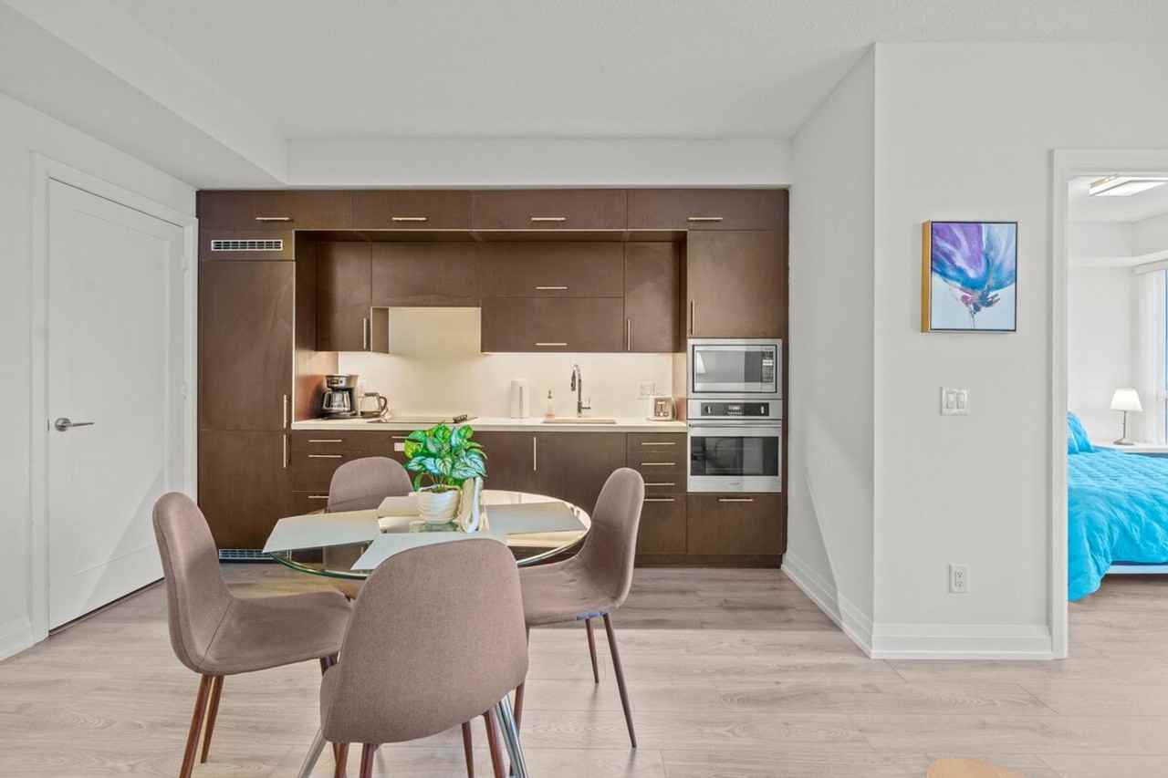 33 Sheppard Ave E #1511361P - Photo 5 of 21