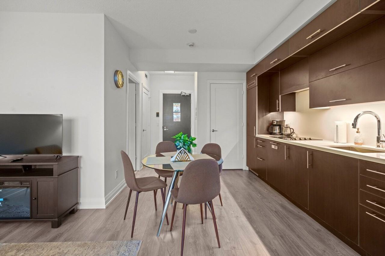 33 Sheppard Ave E #1511361P - Photo 6 of 21