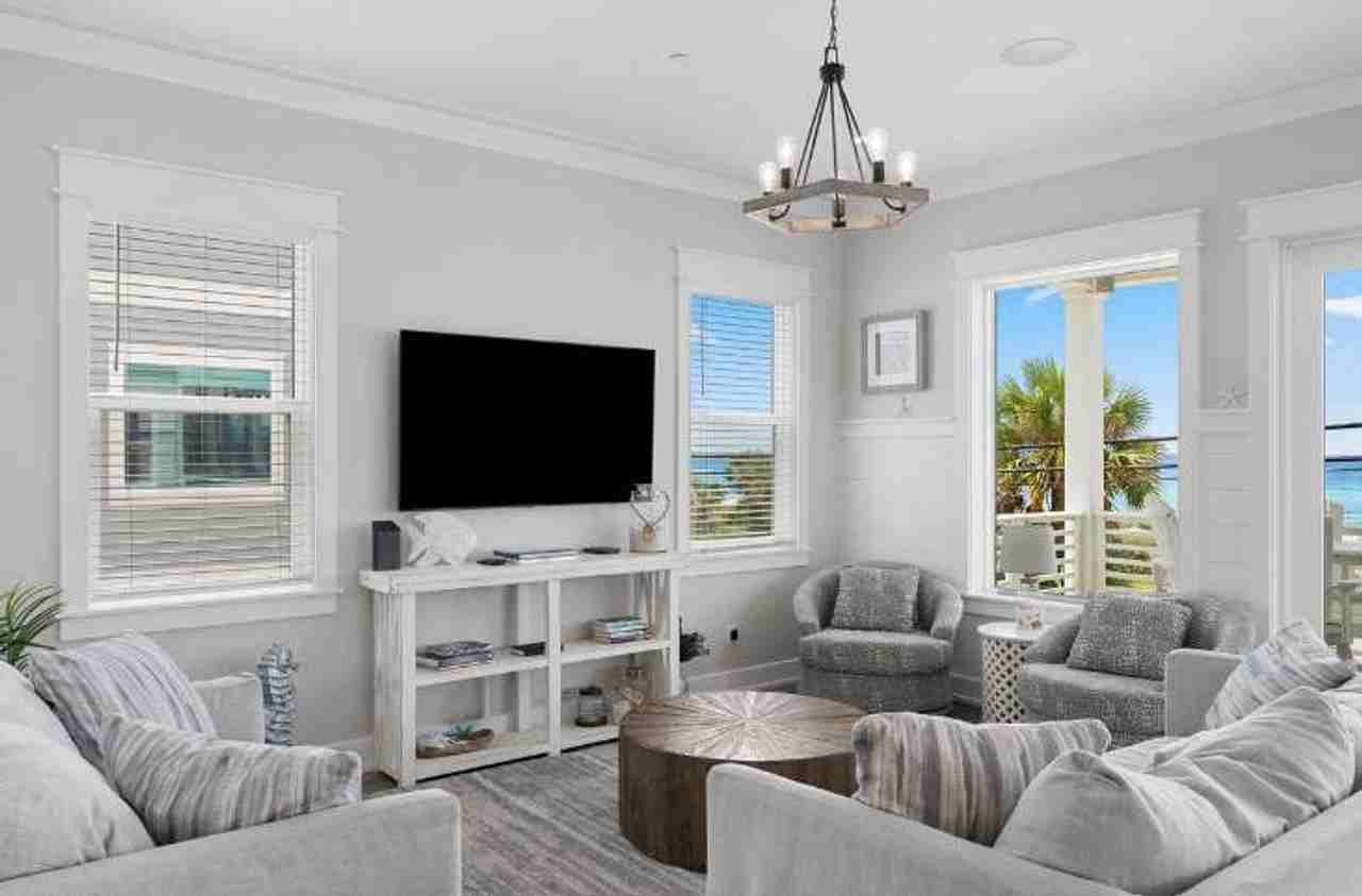 157 S Arnold Rd #1511643P - Photo 4 of 50