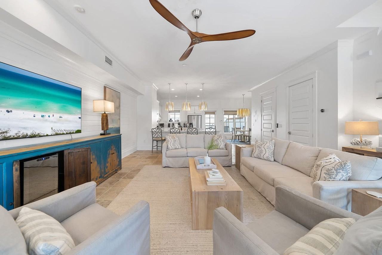 49 Pleasant St #1511633P - Photo 3 of 50