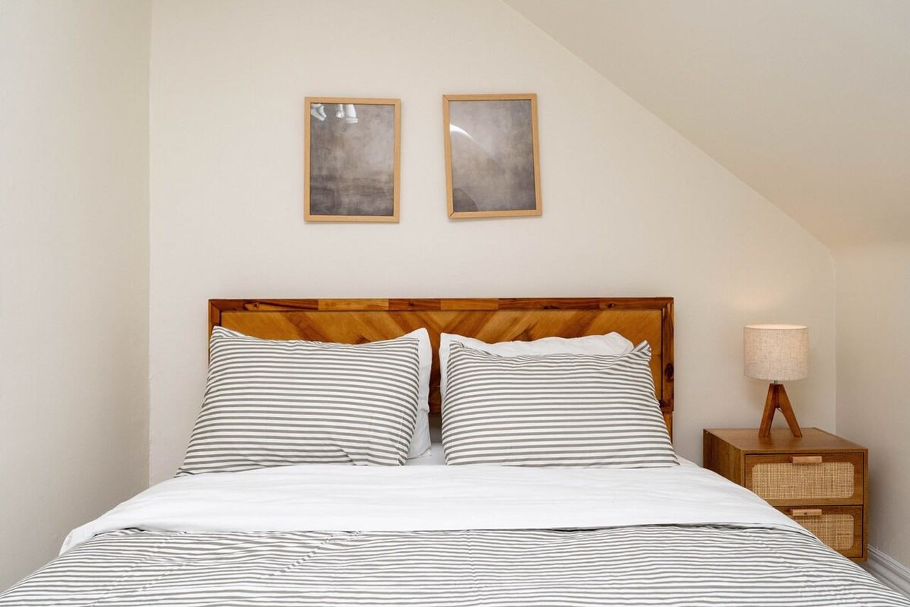 23 Parkside Dr #1512082P - Photo 3 of 49