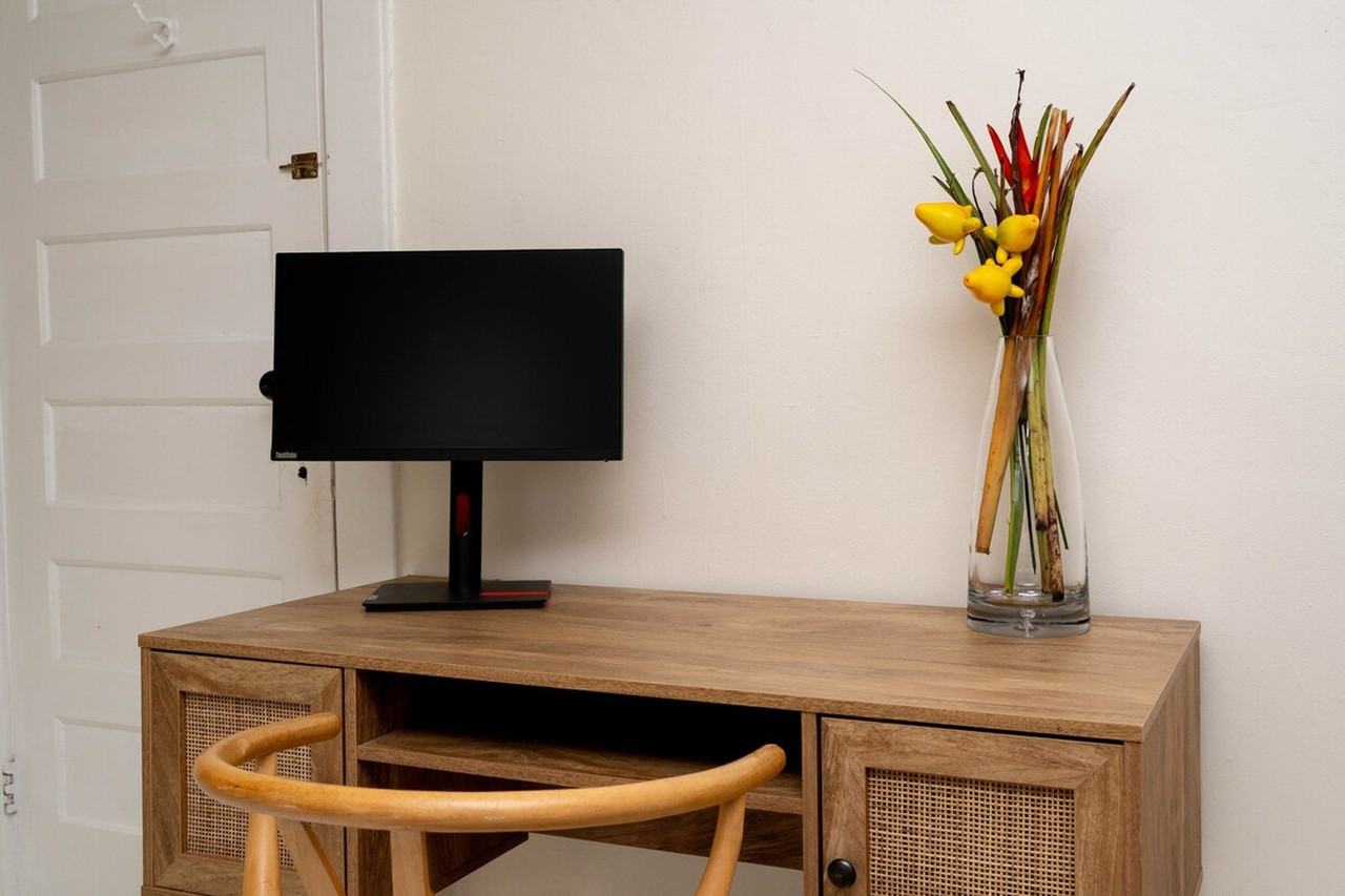 23 Parkside Dr #1512082P - Photo 5 of 49