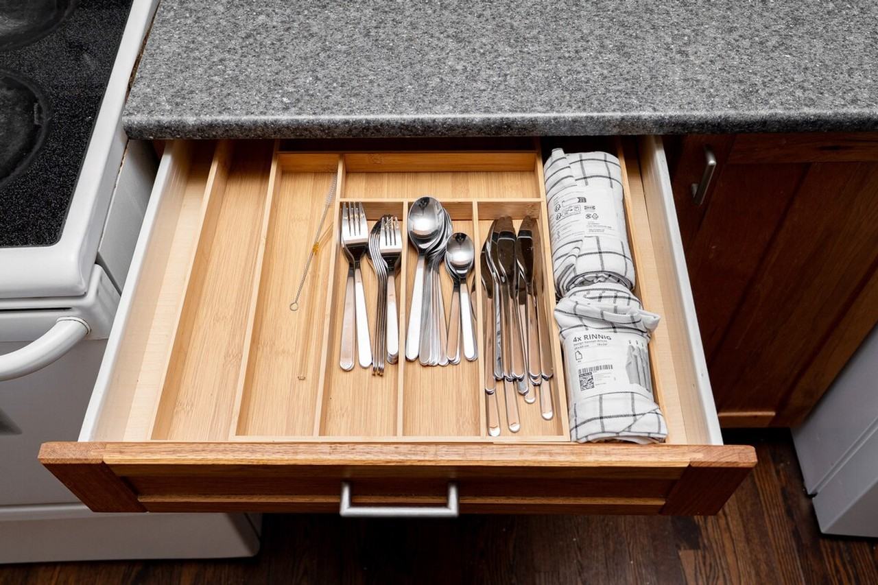 23 Parkside Dr #1512082P - Photo 6 of 49