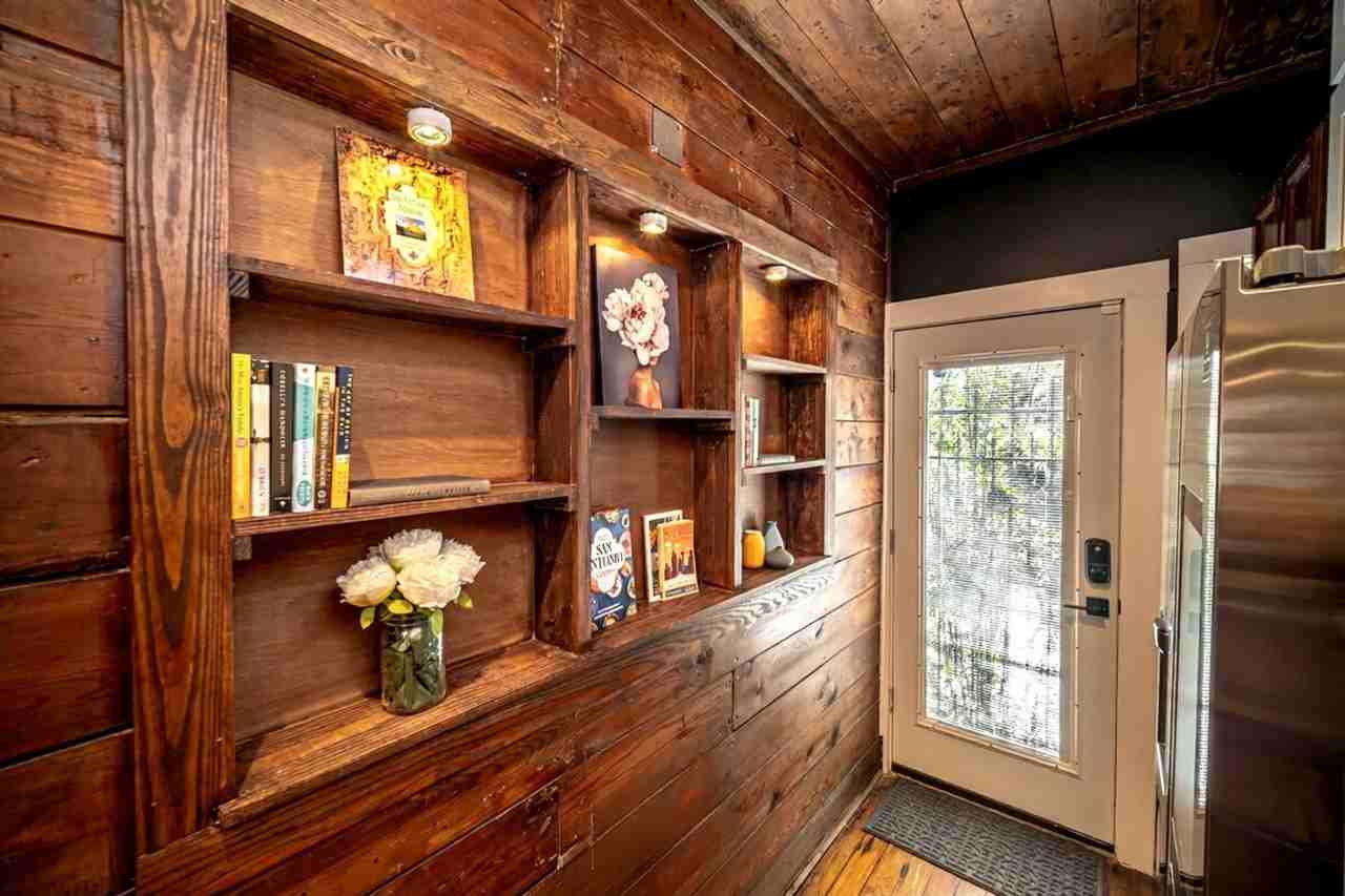 309 King William #1295567P - Photo 3 of 27