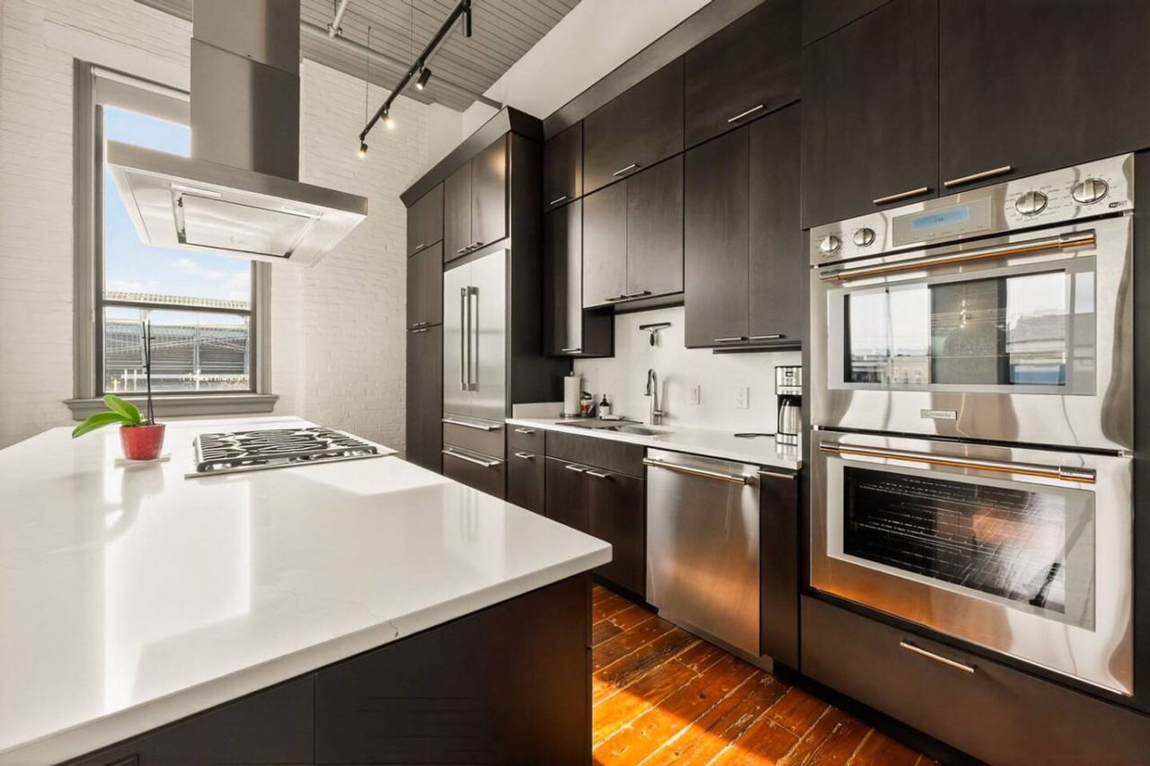 21 E 15th St #1512946P - Photo 4 of 31