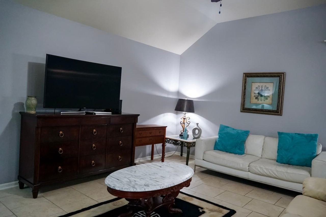 2109 Cardinales Ln #1513121P - Photo 3 of 50