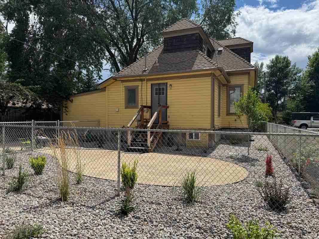 924 Stoddard St - Photo 2 of 25