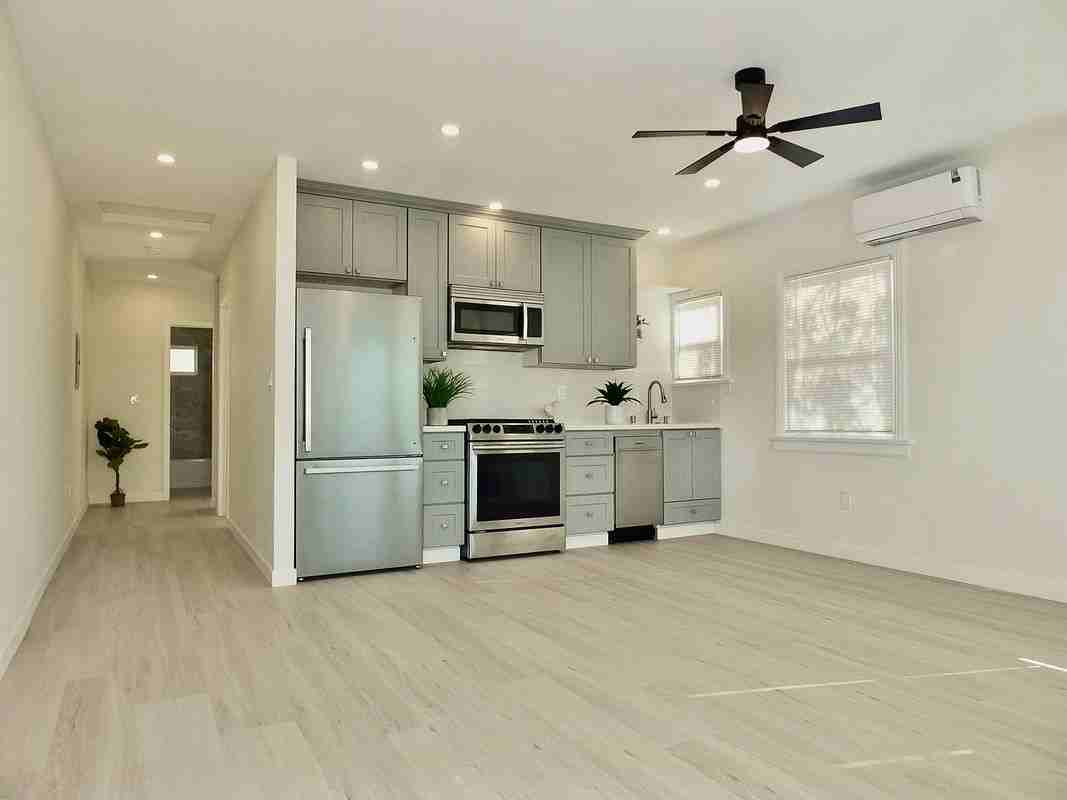 2618 Lime Ave - Photo 2 of 3