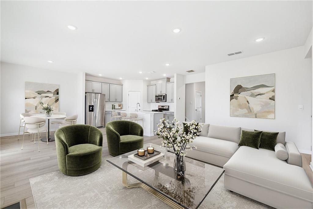 7768 Richmond Trl - Photo 4 of 34