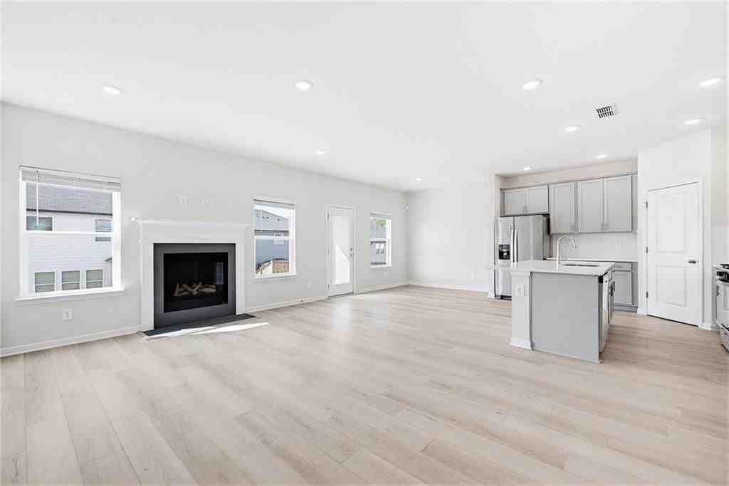 7768 Richmond Trl - Photo 7 of 34