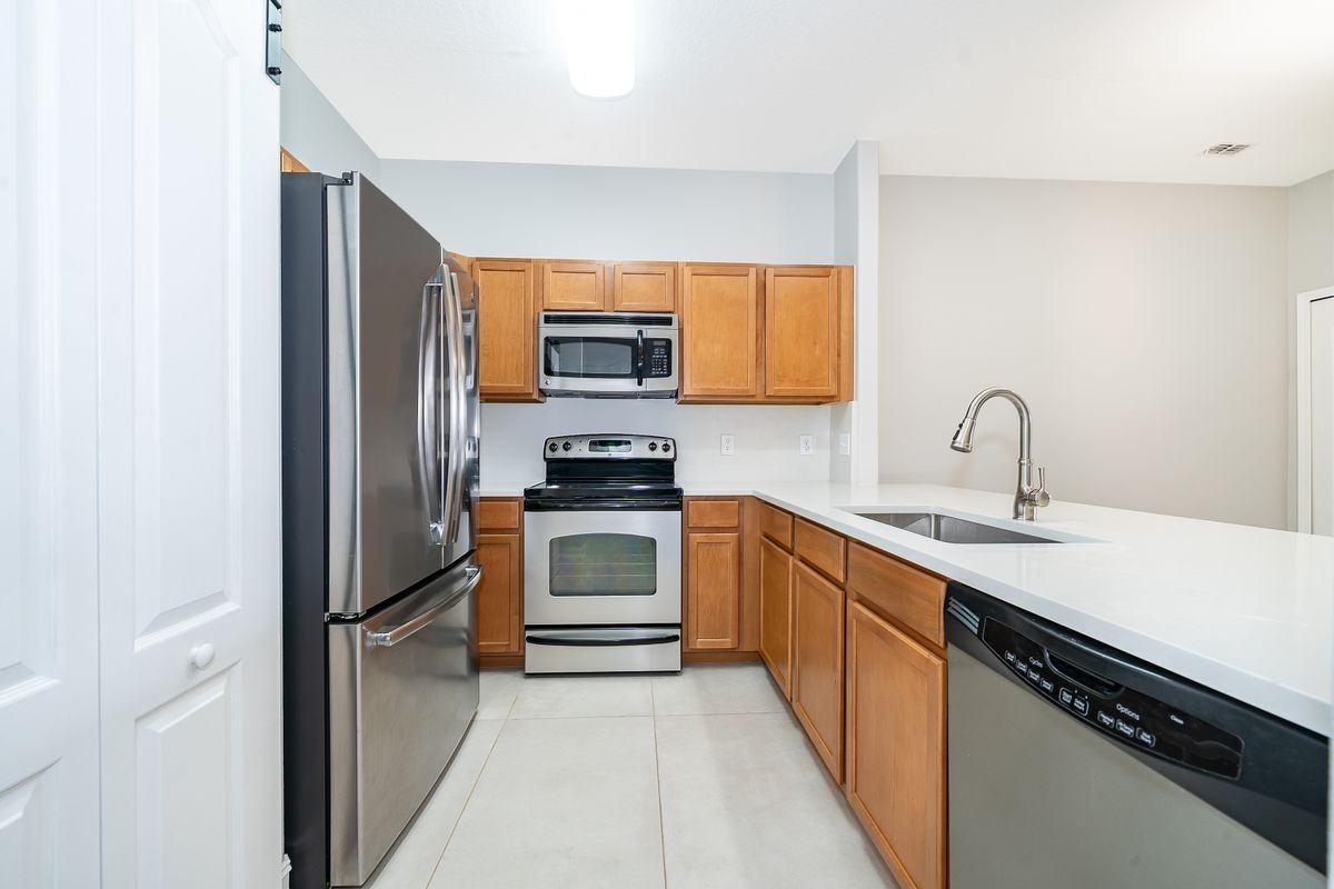 2942 Rodrick Cir - Photo 3 of 27