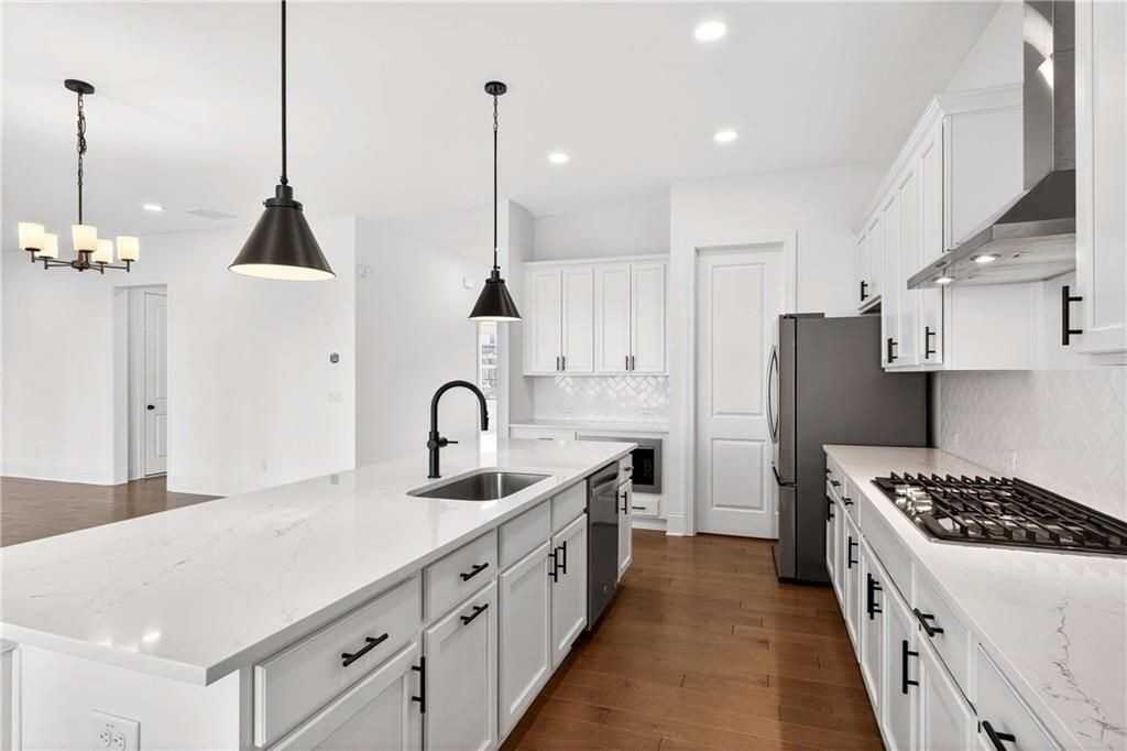 395 Tillman Pass - Photo 4 of 35