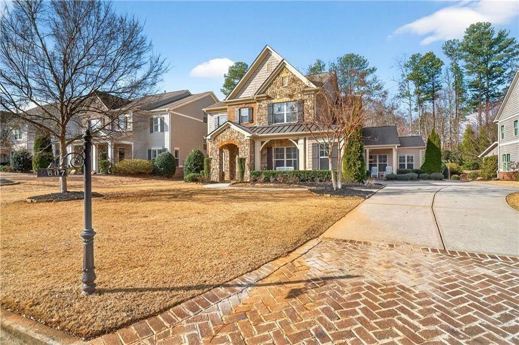 2607 Lulworth Ln - Photo 2 of 50