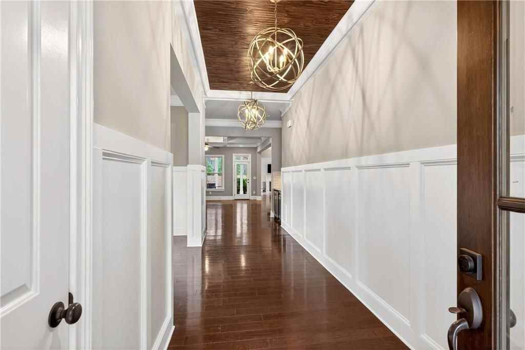 2607 Lulworth Ln - Photo 5 of 50