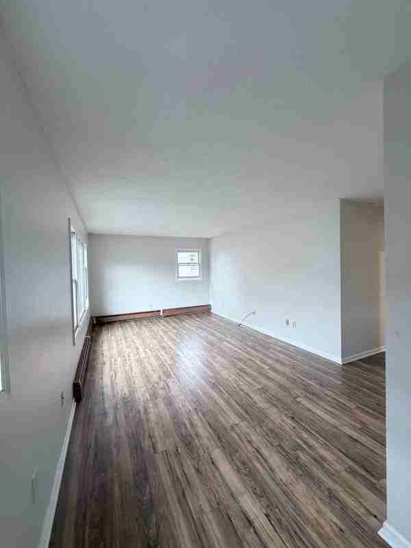 92 Arch St ##2 - Photo 3 of 5