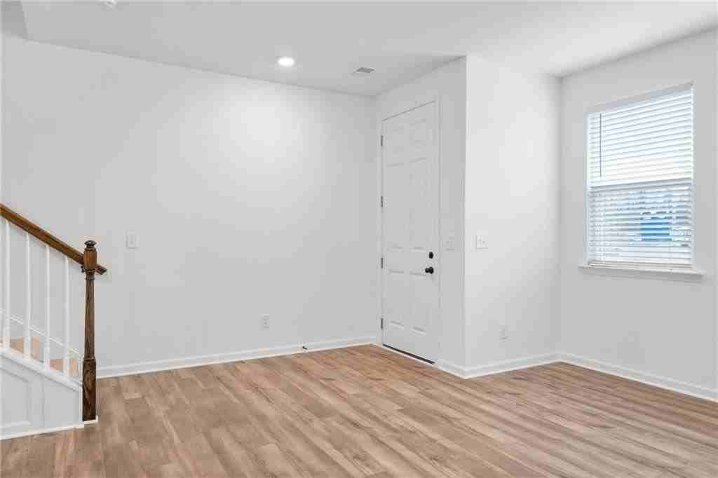 1637 Winpost Ln Nw - Photo 4 of 33