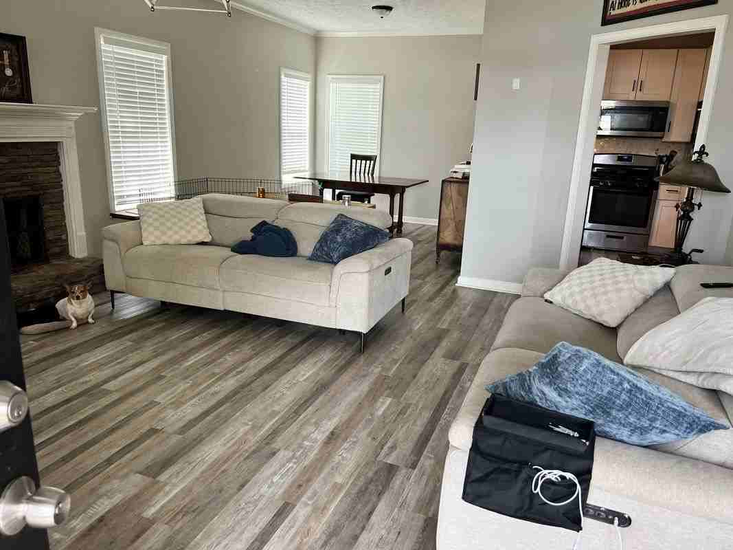 225 Lee Ct - Photo 2 of 10