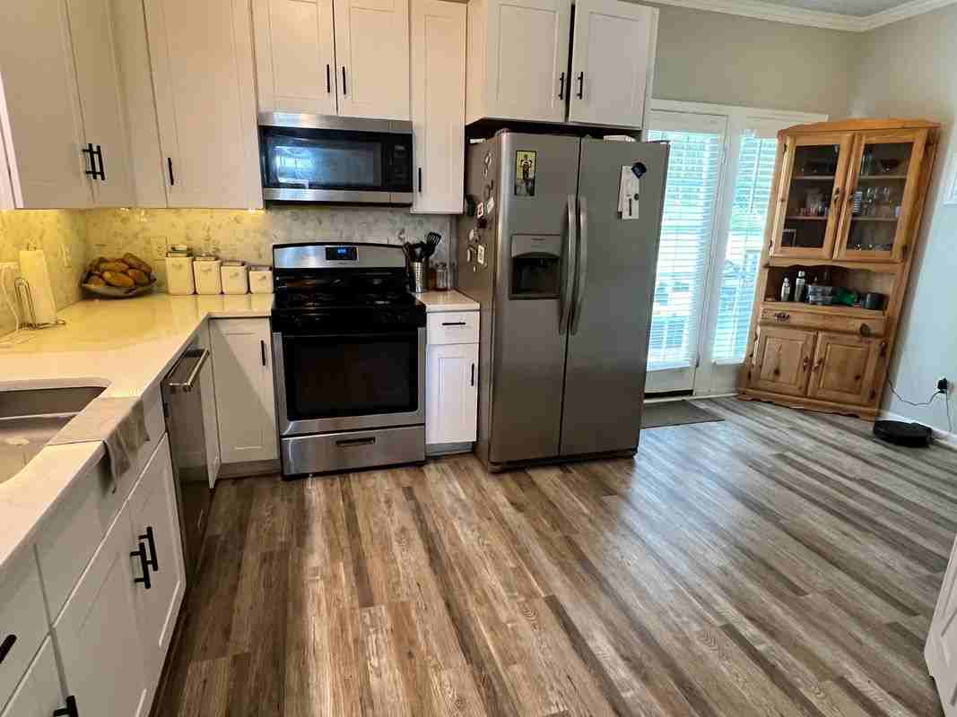 225 Lee Ct - Photo 4 of 10