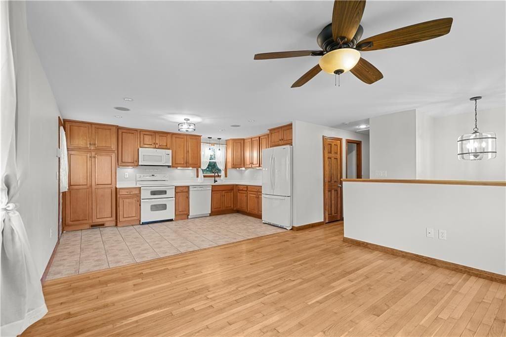 25 Harris Dr - Photo 4 of 32