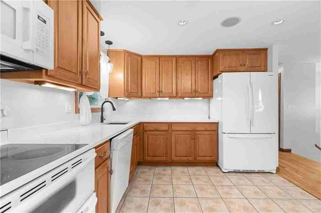 25 Harris Dr - Photo 7 of 32